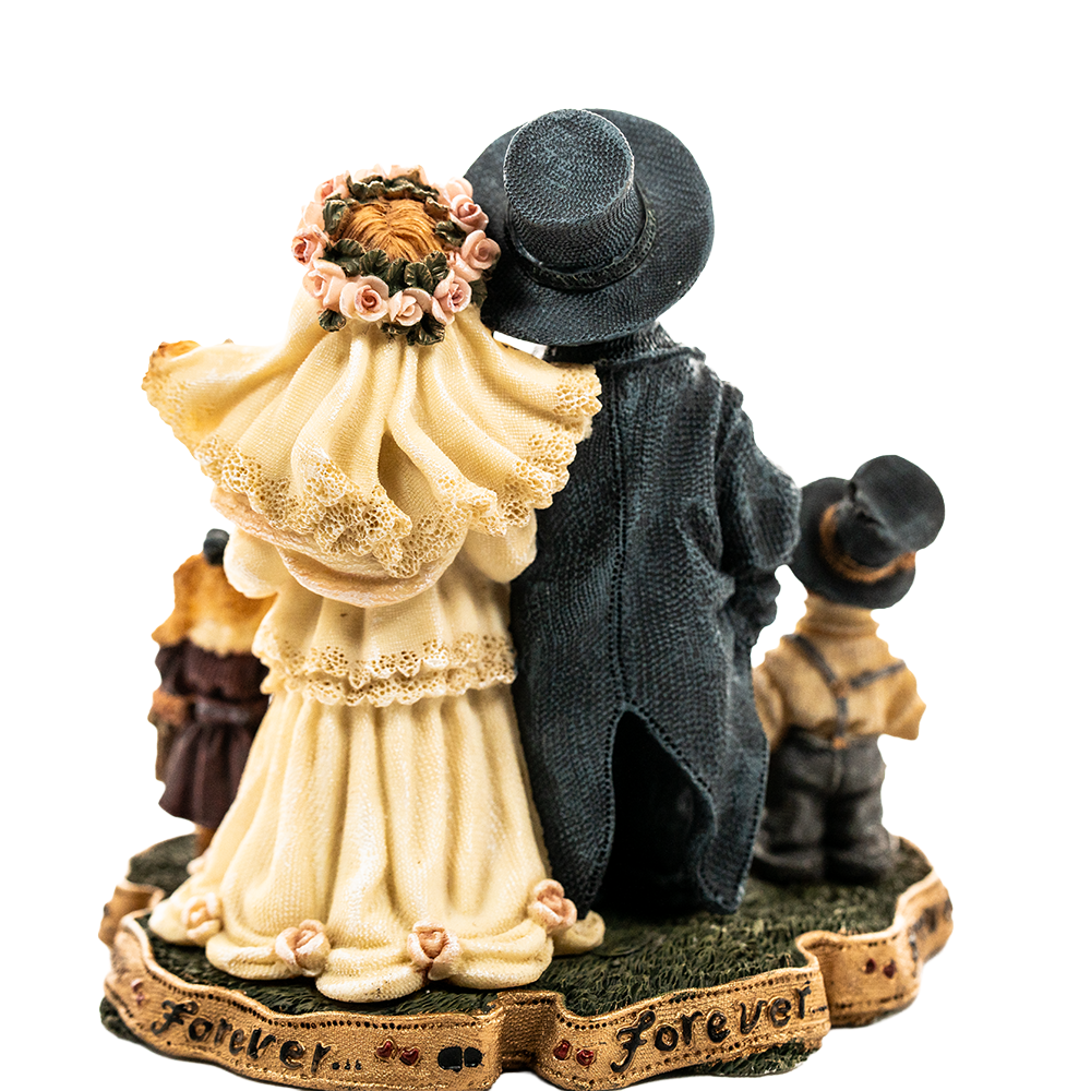 Boyds Yesterday’s Child “Love Is Forever” – 1999 Celebration Series Figurine