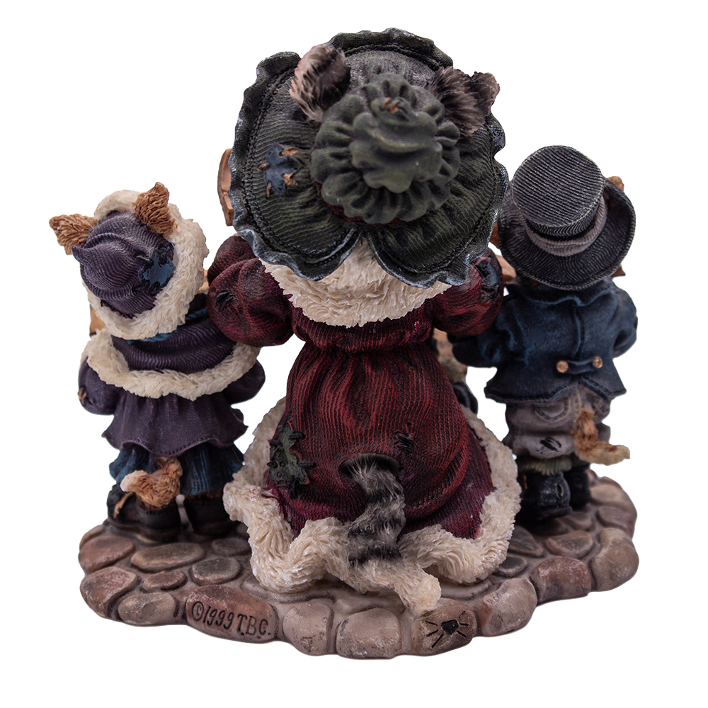 Boyds Resin Mrs. Fezziwig with Marley, Bob & Caroline Figurine – Purrstone Collection