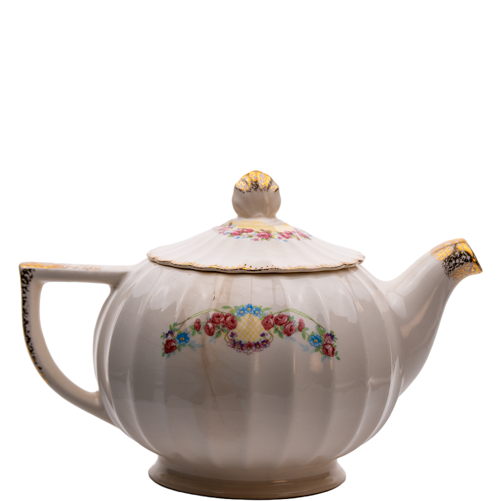 Vanity Fair Bridal Wreath Teapot – Porcelain with 22K Gold Accents
