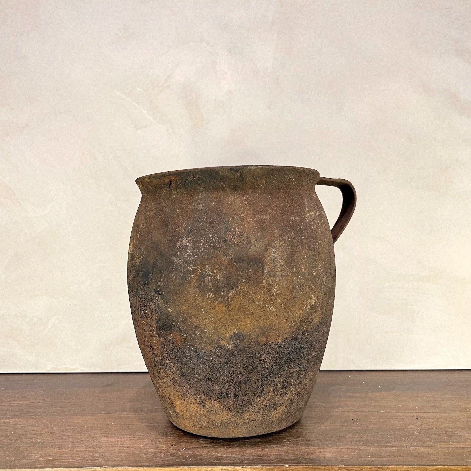 Artem Vintage Iron Pot