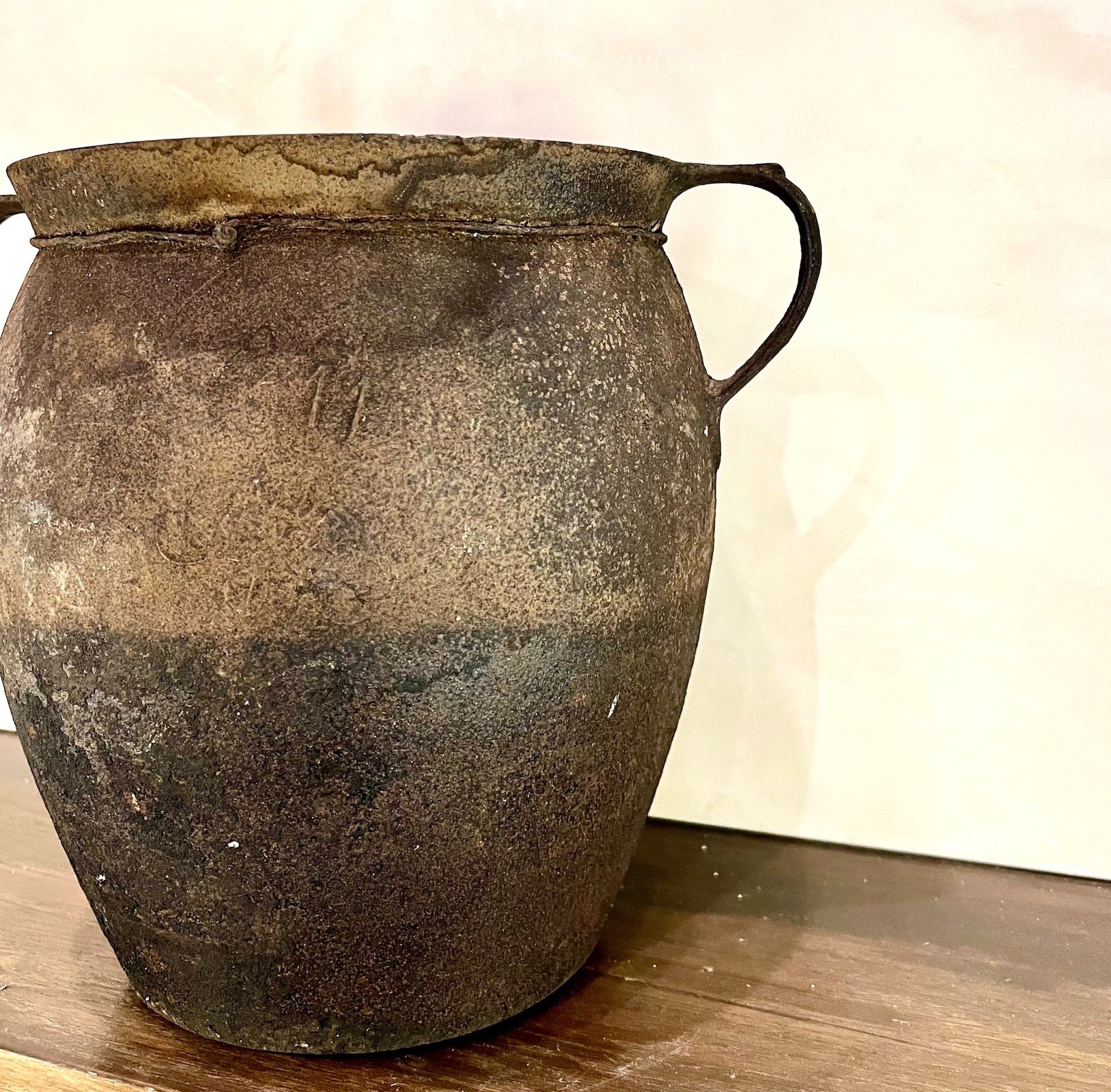 Artem Vintage Iron Pot