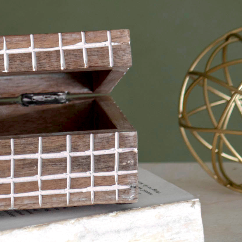 Artemis Decorative Wooden Box — Hand‑Carved Mango Wood