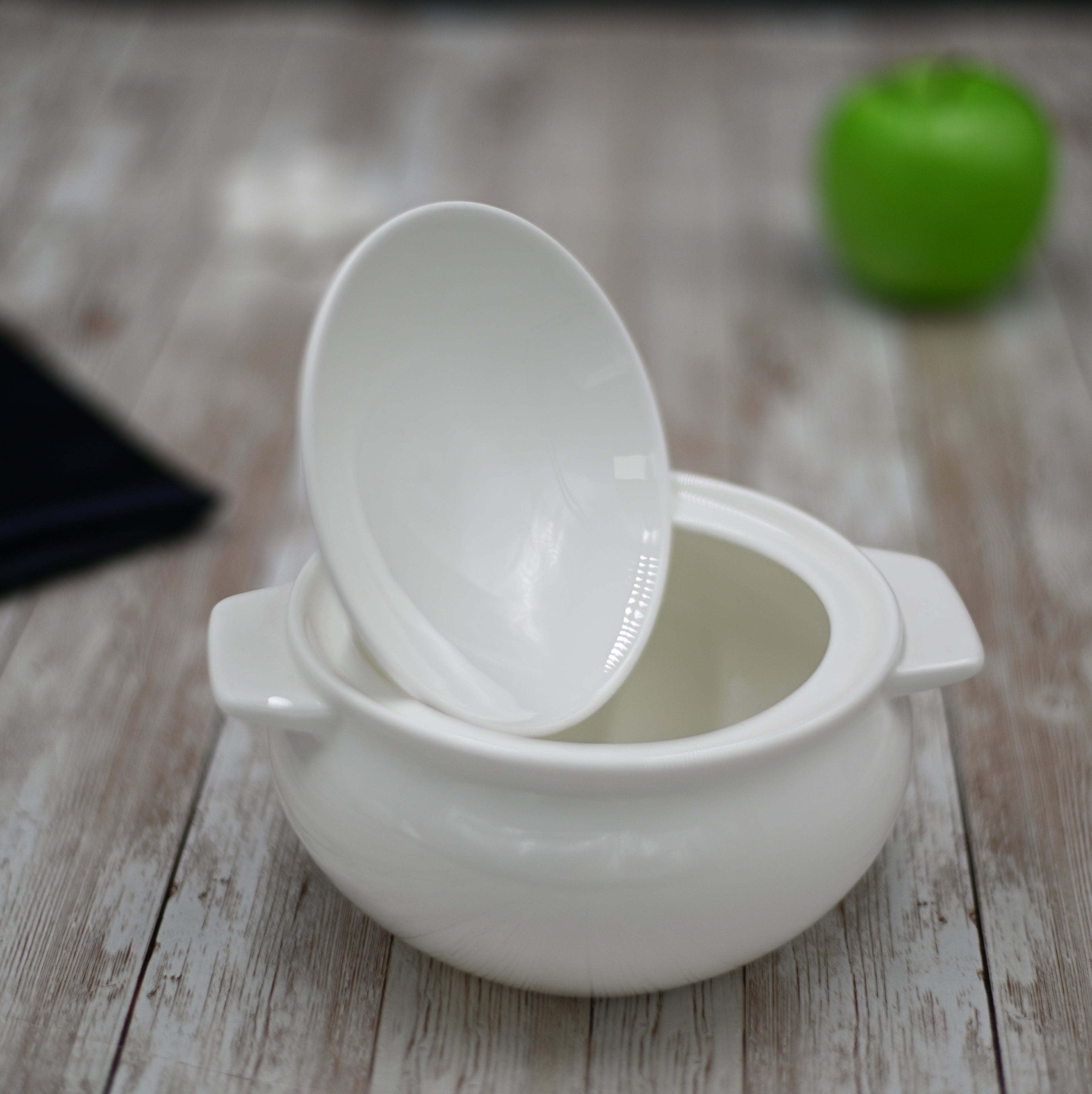 Fine Porcelain Baking Pot – 21 oz | White