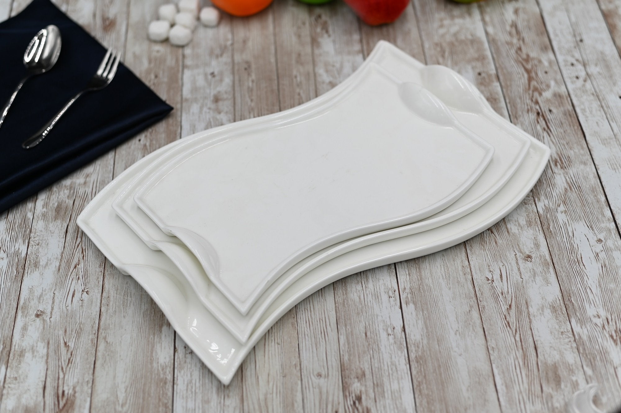 Flat Porcelain Dish with Handles – 14 inch – Single Piece