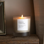 Signature-Kerze Embers + Leather – Vetiver, Zeder & Patschuli