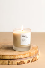 Signature-Kerze Embers + Leather – Vetiver, Zeder & Patschuli