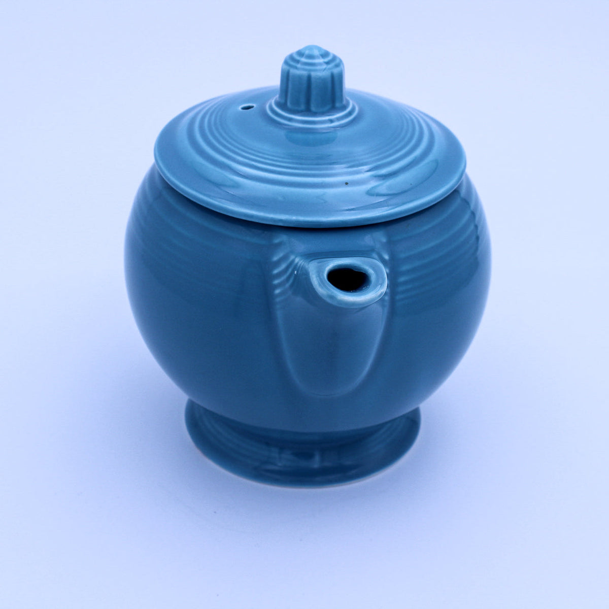 Théière Vintage Fiesta Turquoise – Anse en C – Homer Laughlin USA