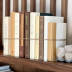 Modernes Bücherpaket nach Farbe