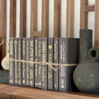 Modernes Bücherpaket nach Farbe
