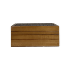 Schachtel mit geschnitztem Deckel aus altem Holz