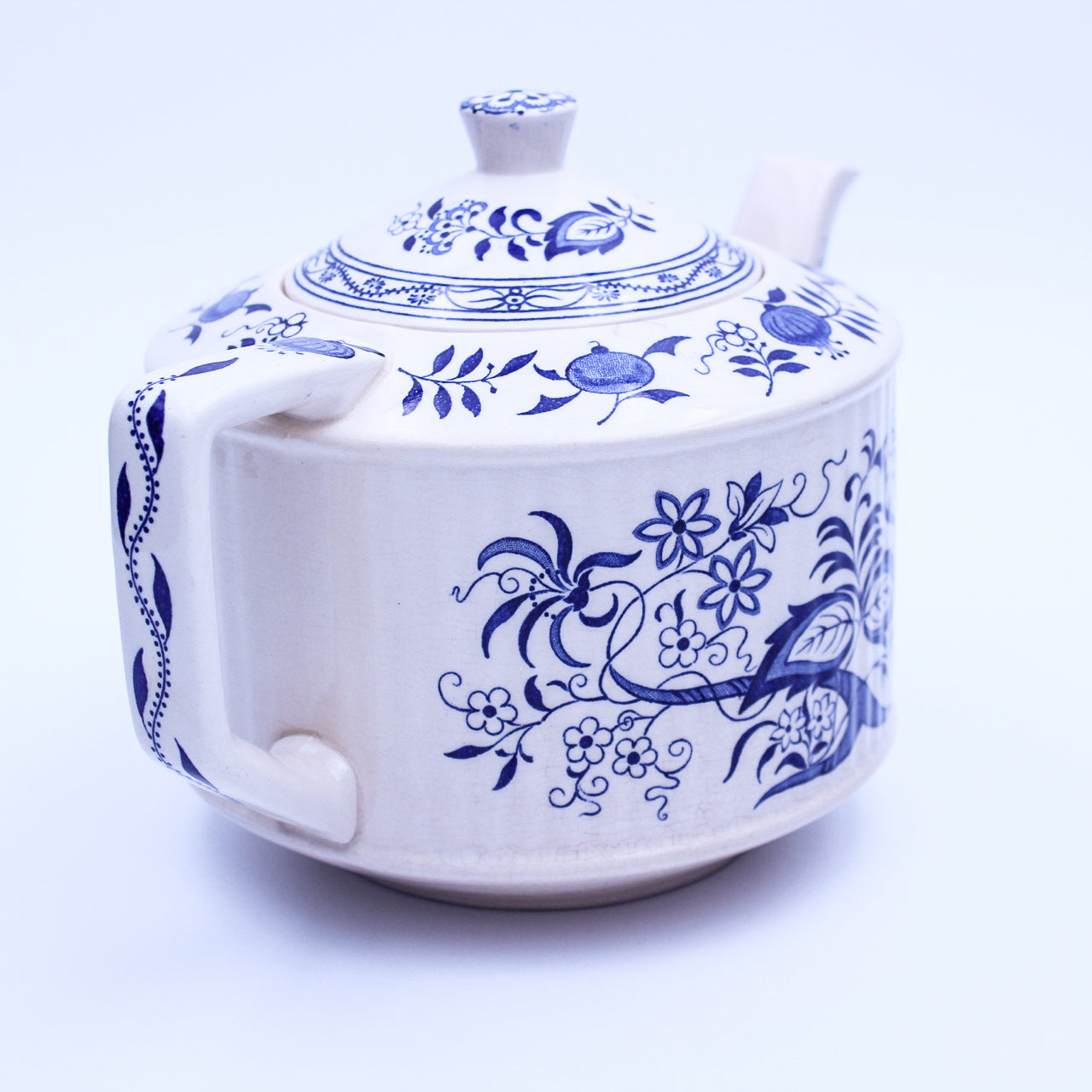 Sadler Blue Onion Ribbed Ceramic Teapot – Staffordshire, England