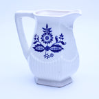 Blauer Zwiebelmuster-Keramikkrug – Vintage Kobalt & Weiß 15 cm