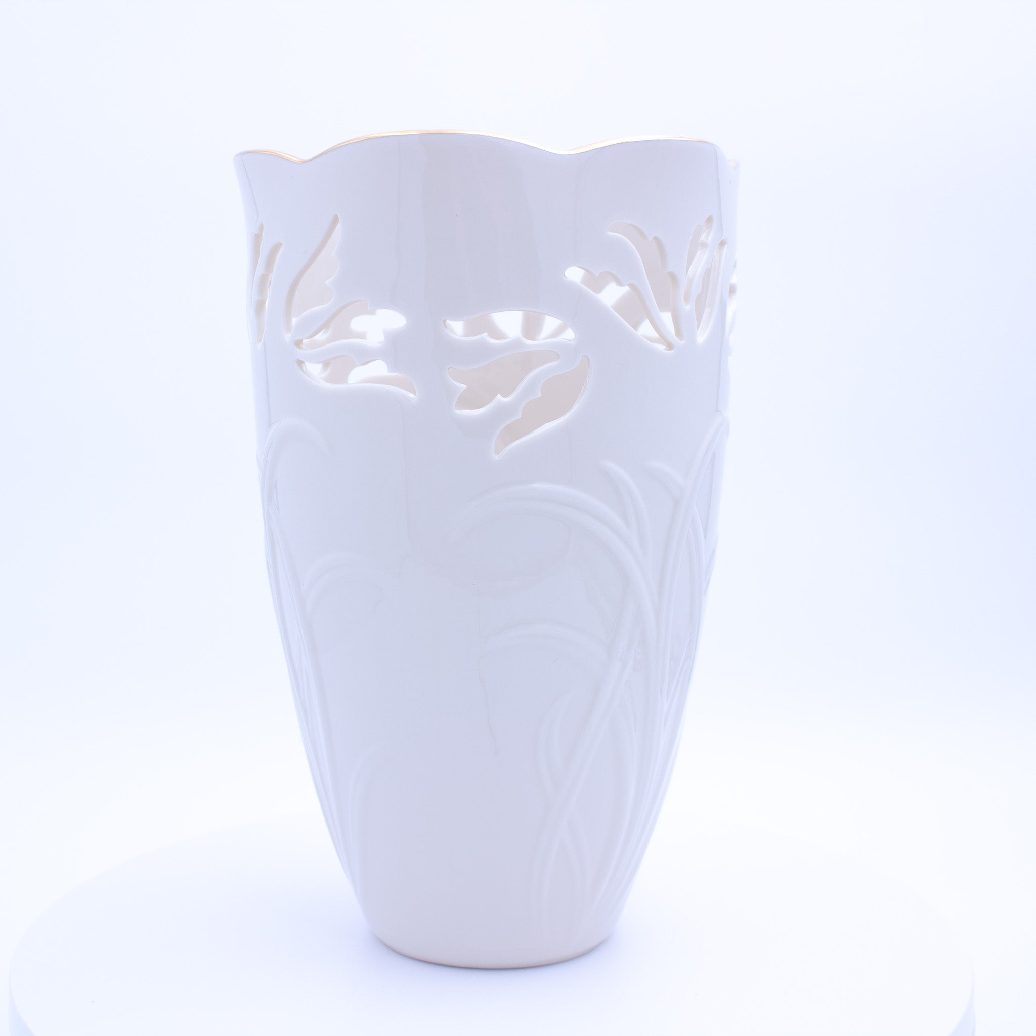 Lenox porcelain tulip‑pierced vase with 24k gold trim – 9.5 in