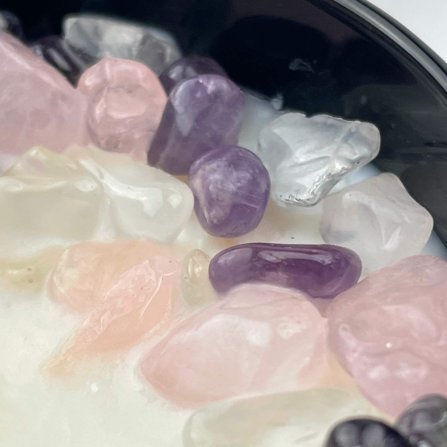 Aquarius Zodiac Crystal Candle — 10 oz