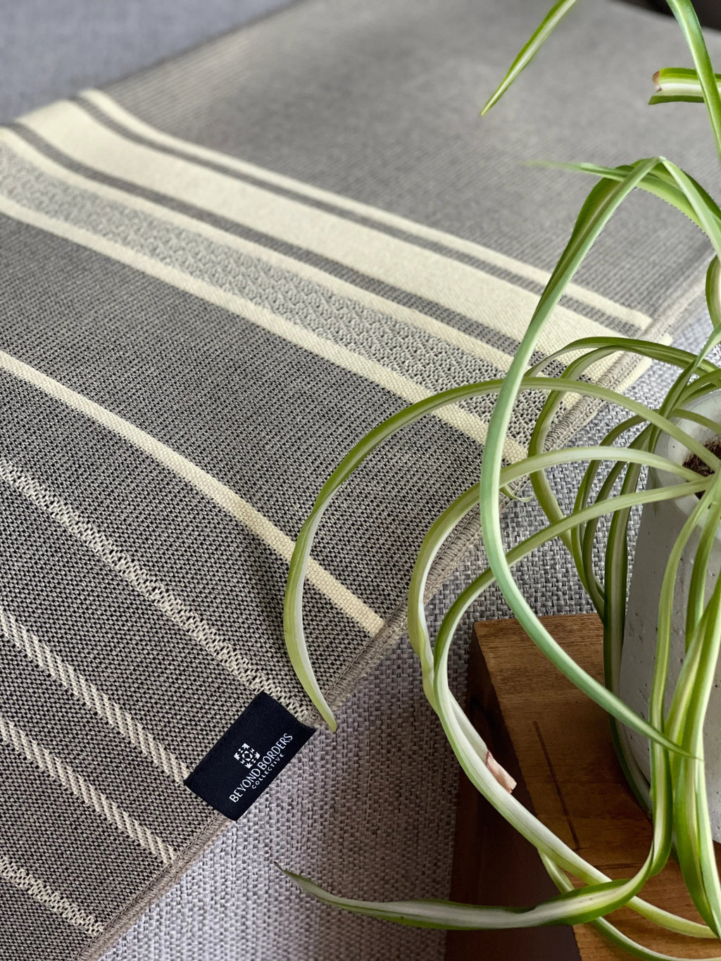 Equinoccio Throw - 100% Recycled Acrylic
