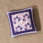 DaDa Bedding 2er-Set Kissenbezüge „Peachy Blossoms“ mit lila Blumen-Patchwork, 45 x 45 cm – Entworfen in den USA (JHW877)