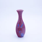 Keramik-Blumenvase in Zartrosa mit Blumendekor und Goldrand — 19,7 cm