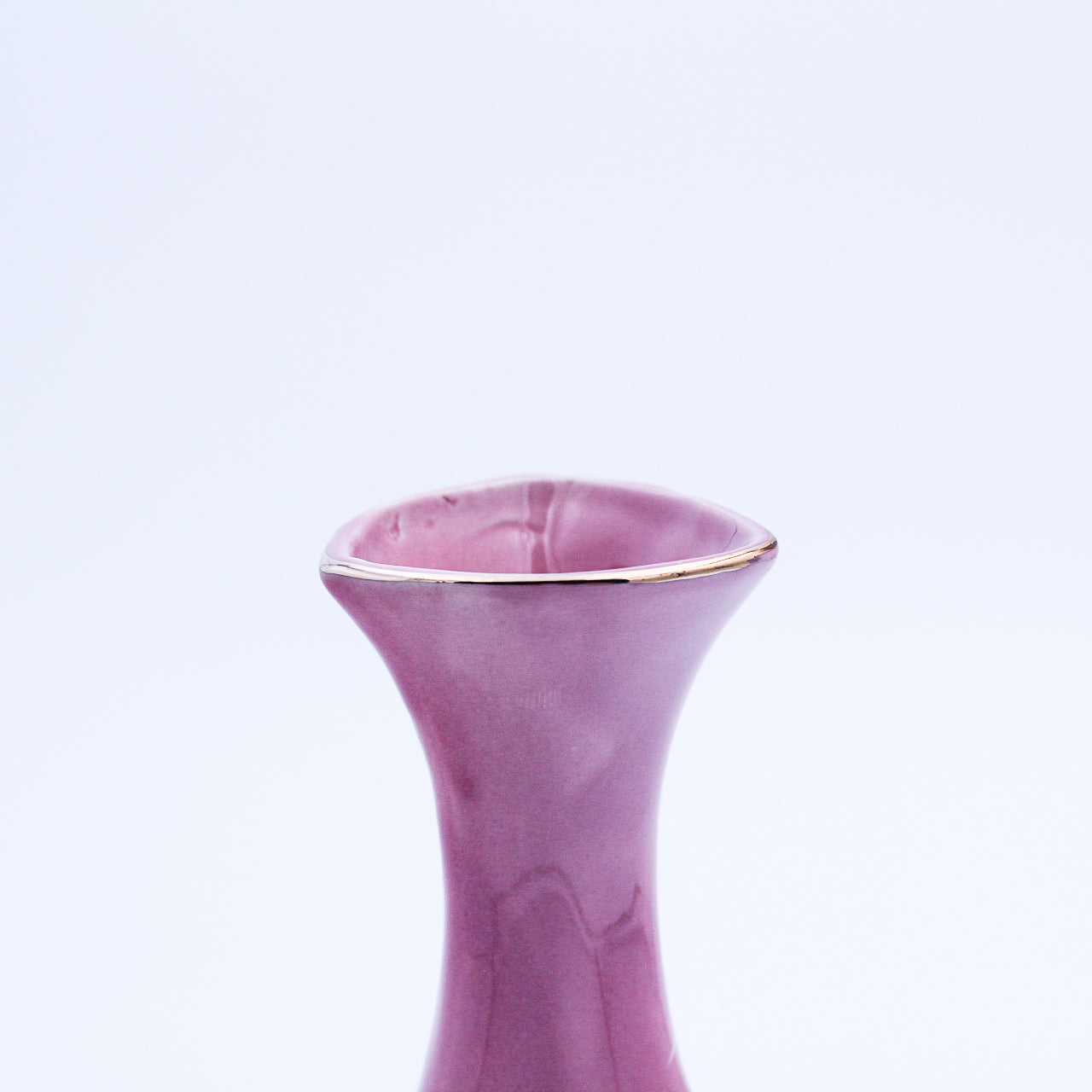 Soft Pink Ceramic Bud Vase with Floral Transfer & Gold‑Trim Rim — 7.75"