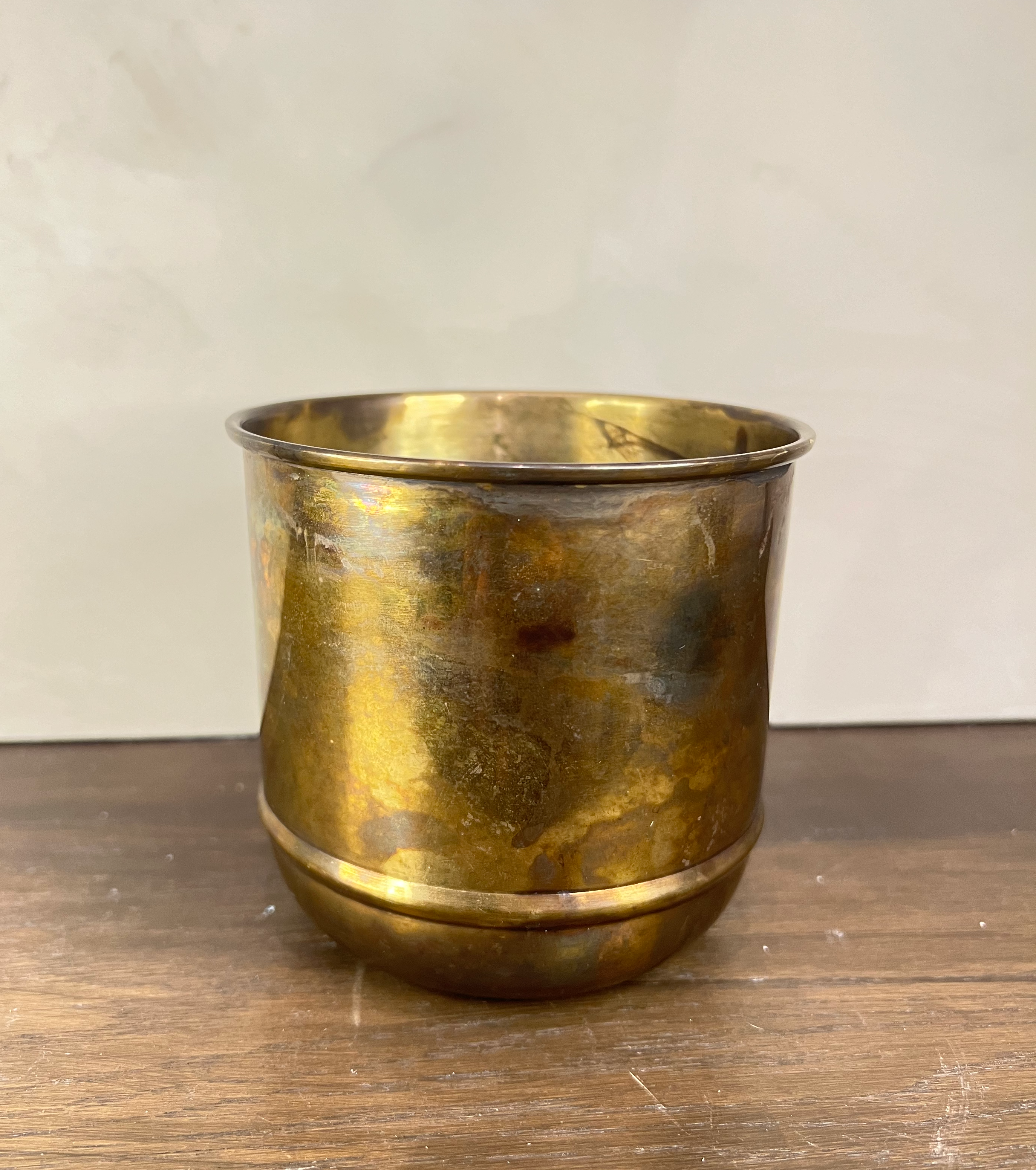 Aged Brass Primrose Pot — Hand‑Burnished