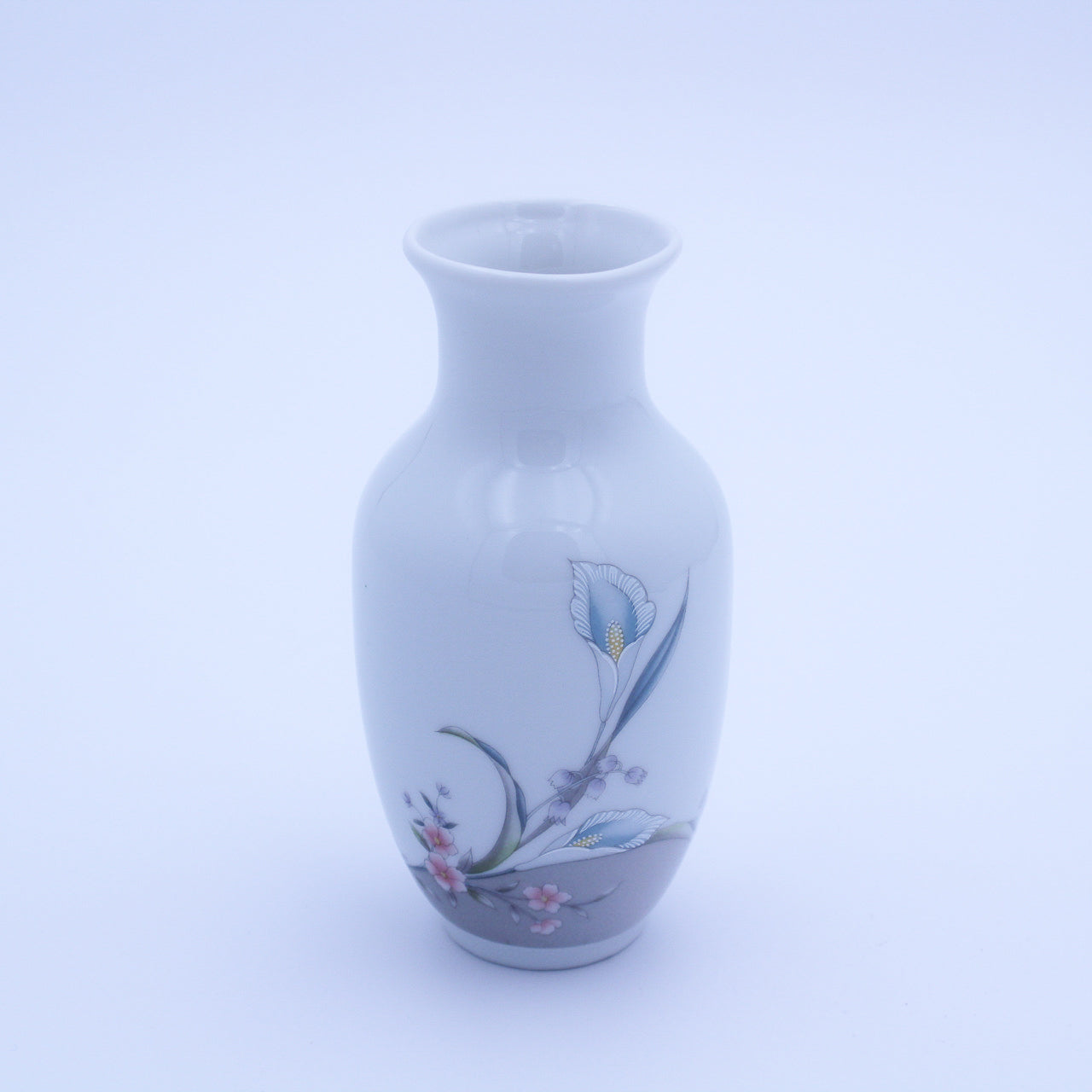 Russ Berrie Porcelain Bud Vase #5008 — 5" Urn‑Style