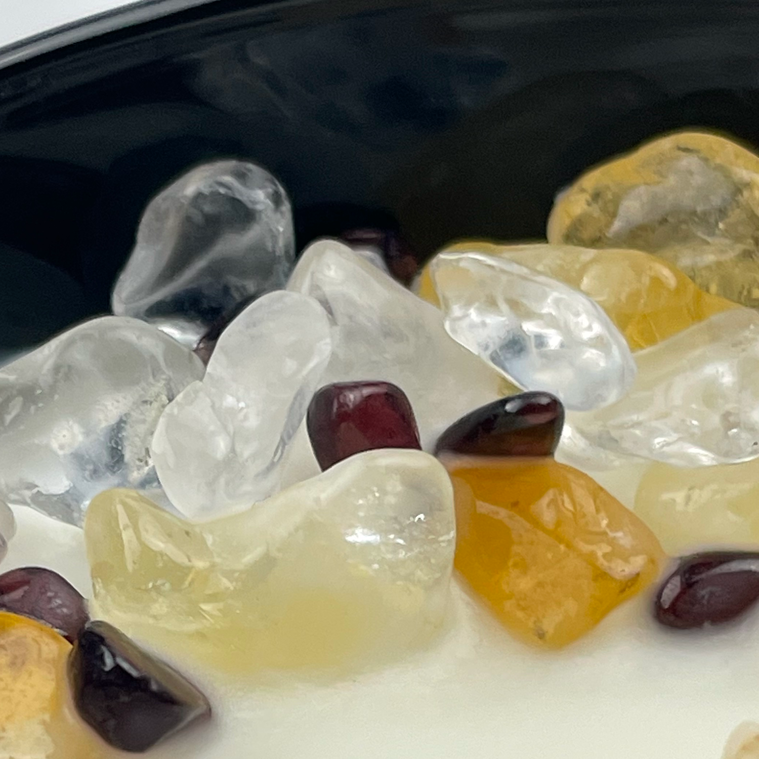 Leo Zodiac Crystal Candle — 10 oz