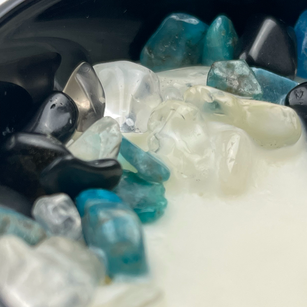 Libra Zodiac Crystal Candle — 10 oz