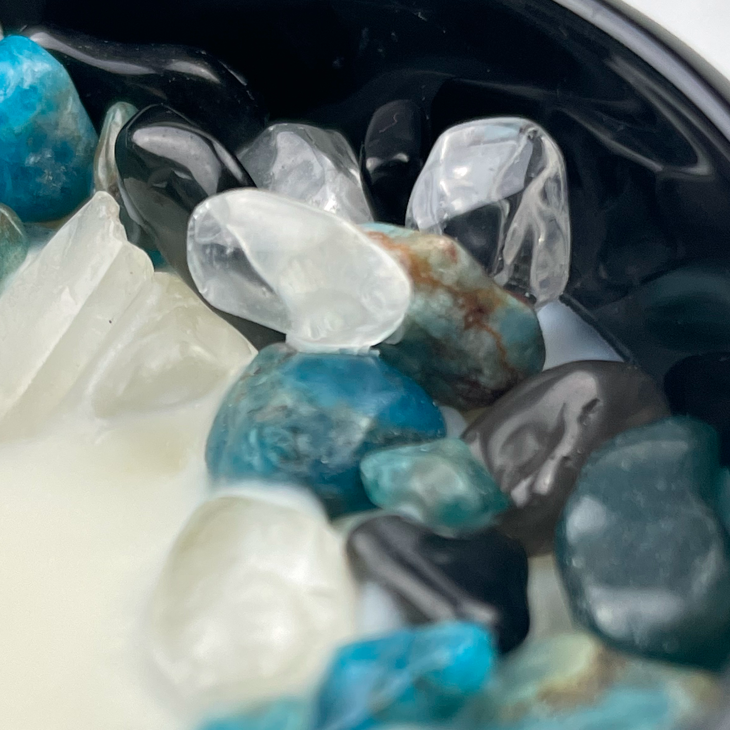 Libra Zodiac Crystal Candle — 10 oz