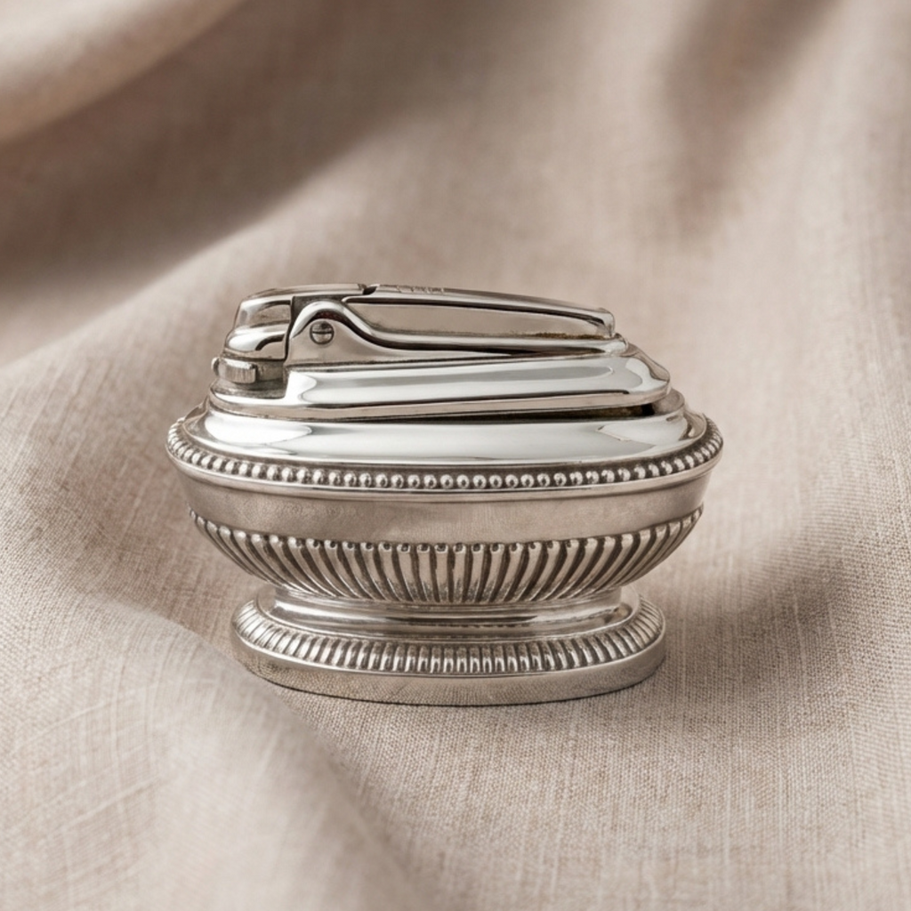 Vintage Ronson “Queen Anne” Table Lighter – Silver‑Plated Mid‑Century Design