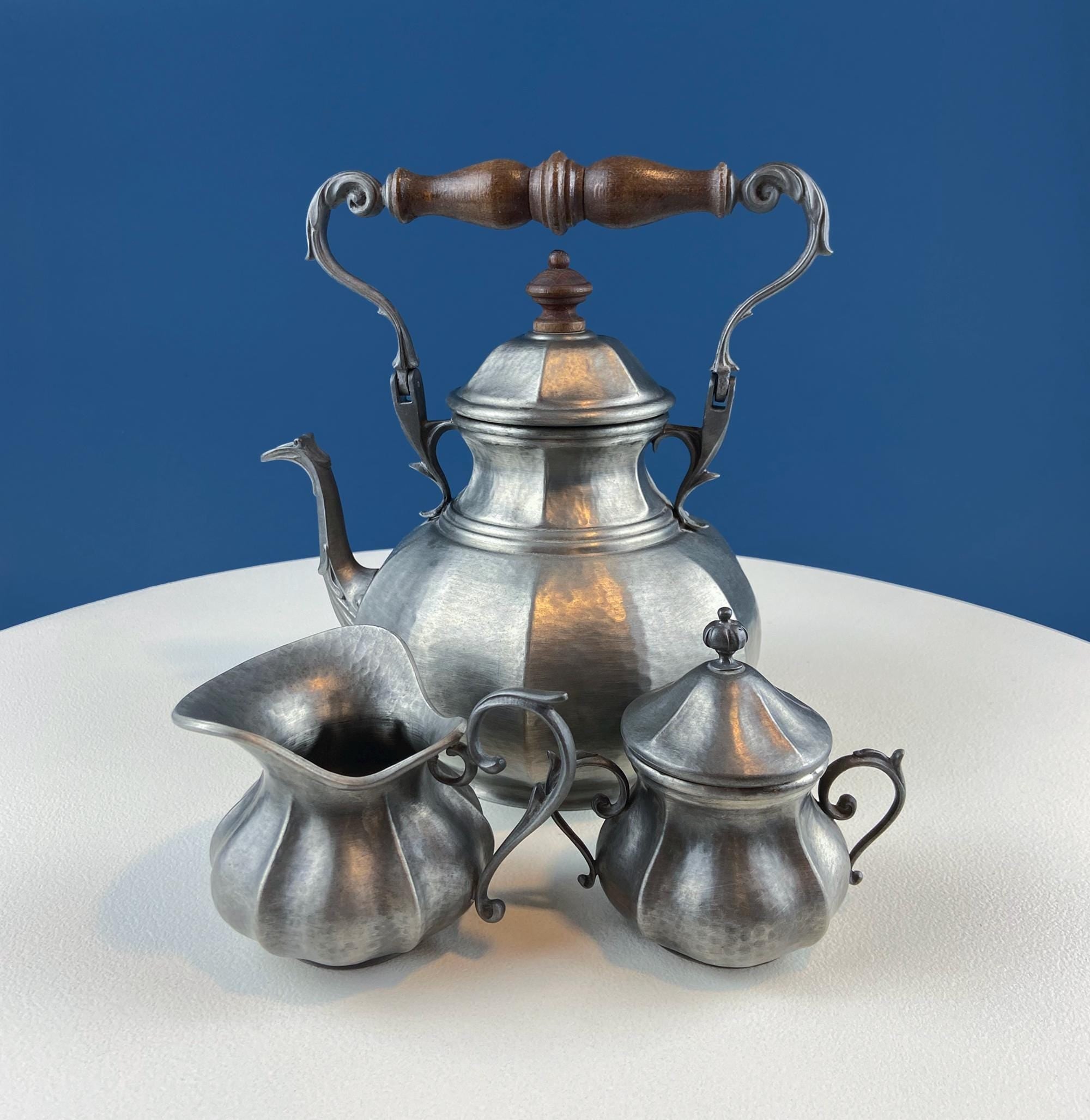 Italian Pewter Coffee & Tea Set – Curved Silhouette with Wood Handles