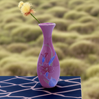 Keramik-Blumenvase in Zartrosa mit Blumendekor und Goldrand — 19,7 cm
