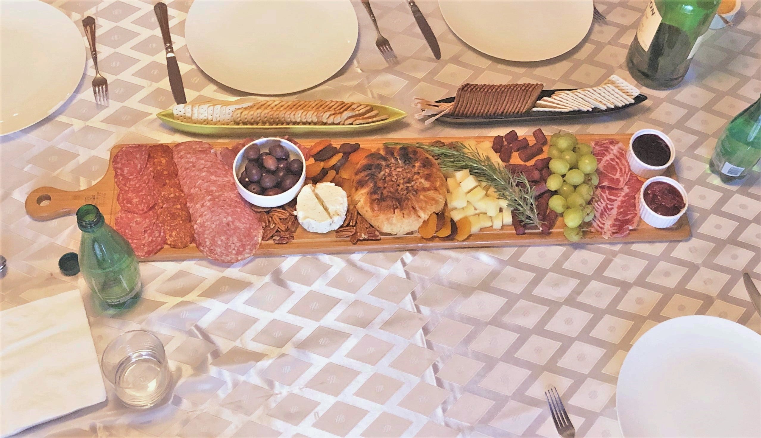 Bamboo Charcuterie Board With Handle — 39.4 inch x 7.9 inch