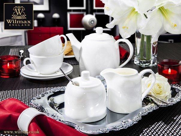 Fine Porcelain Teapot – White