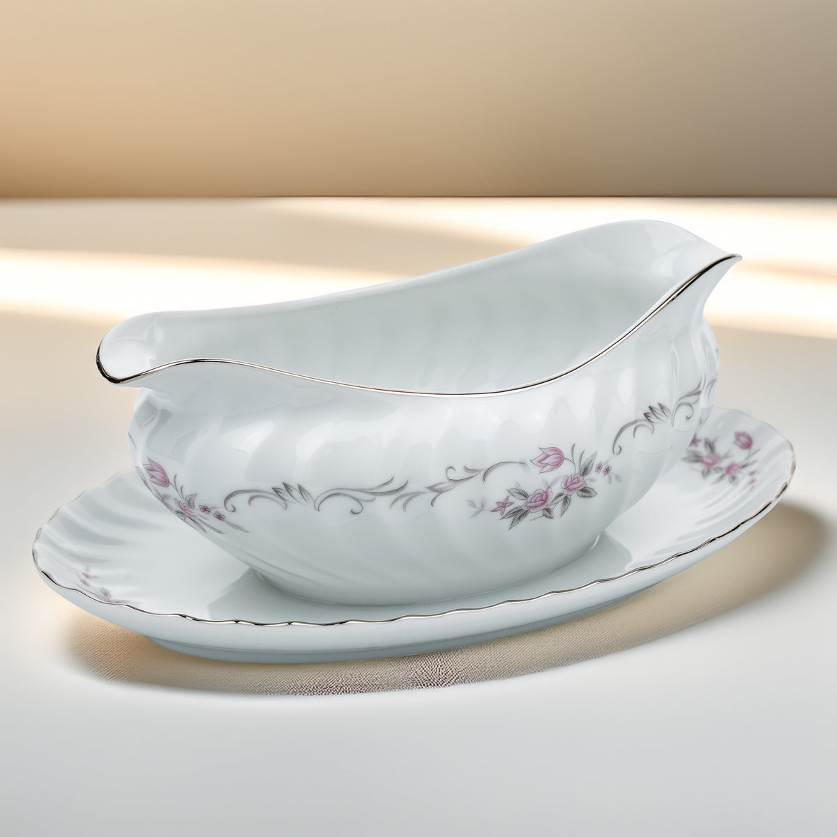 Gold Standard Porcelain Gravy Boat with Underplate - Scalloped Rim