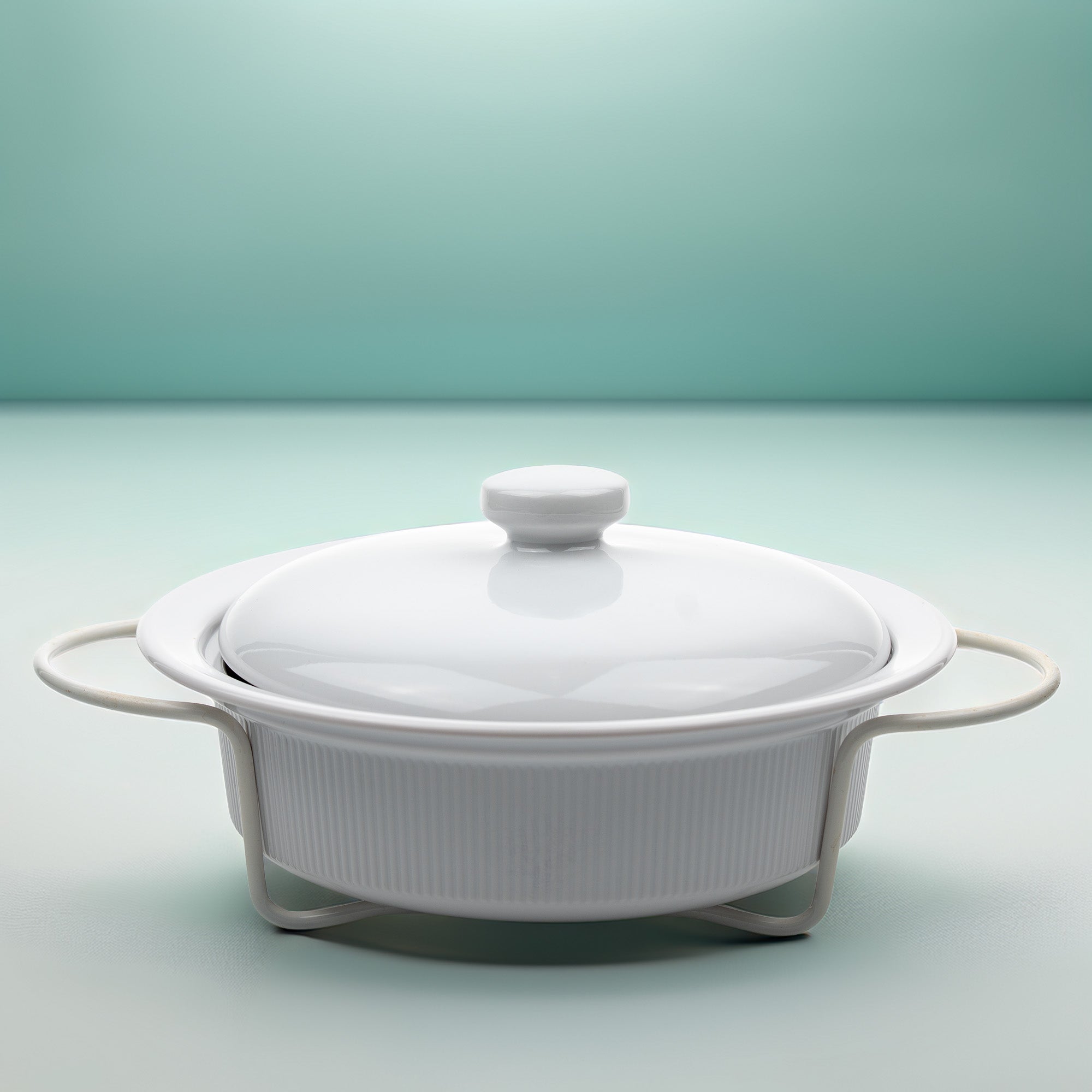 Round Stoneware Casserole Dish with Lid and Metal Rack - Glossy White