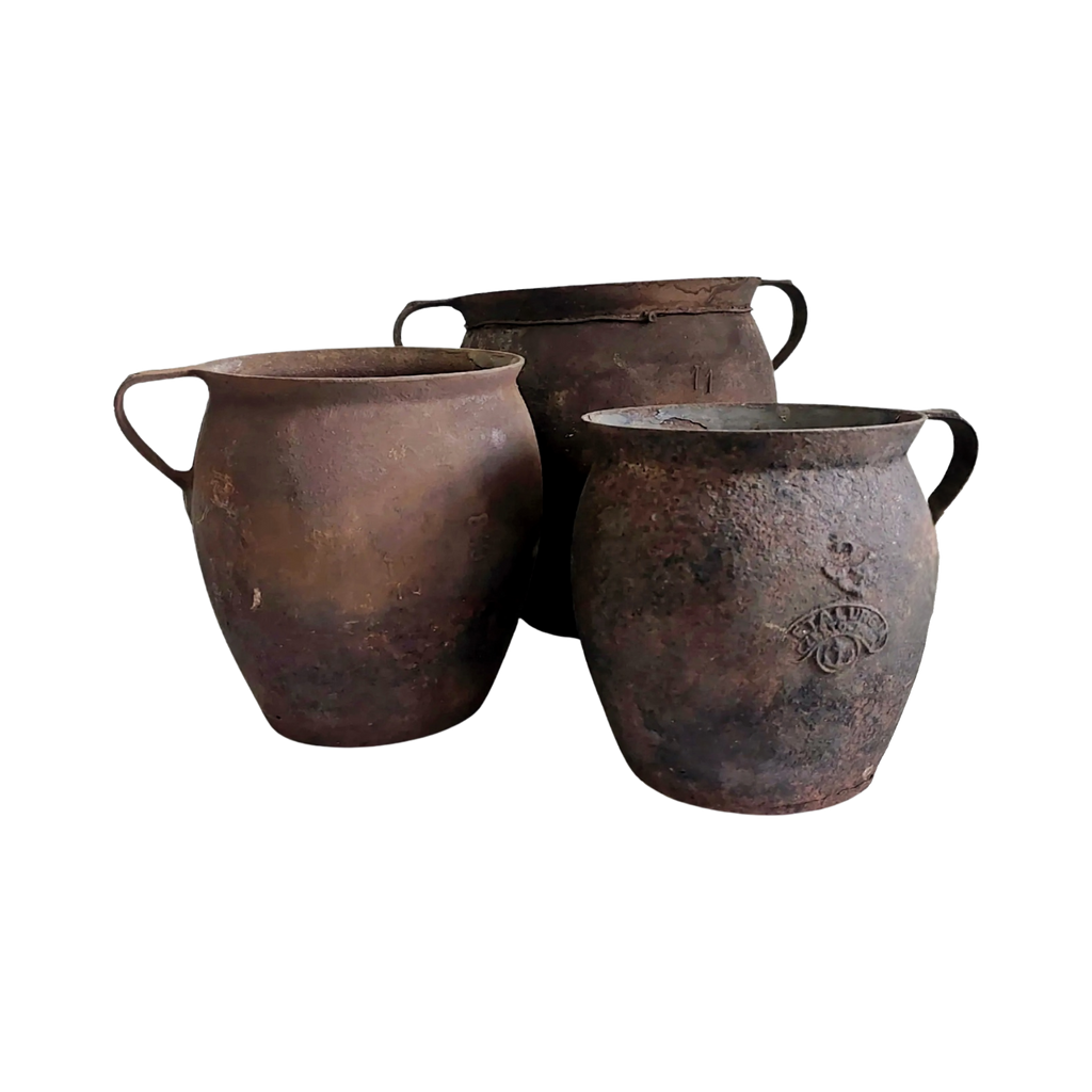 Artem Vintage Iron Pot
