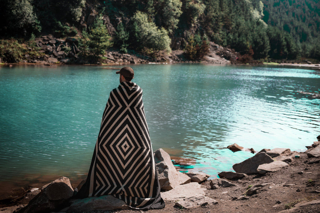 Paramo Blanket - Natural / Black