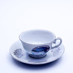 Irisierende Niagarafälle Teetasse und Untertasse — Goldene Ahornblätter