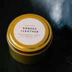 Embers + Leather Reisekerze – Vetiver, Zeder & Patschuli