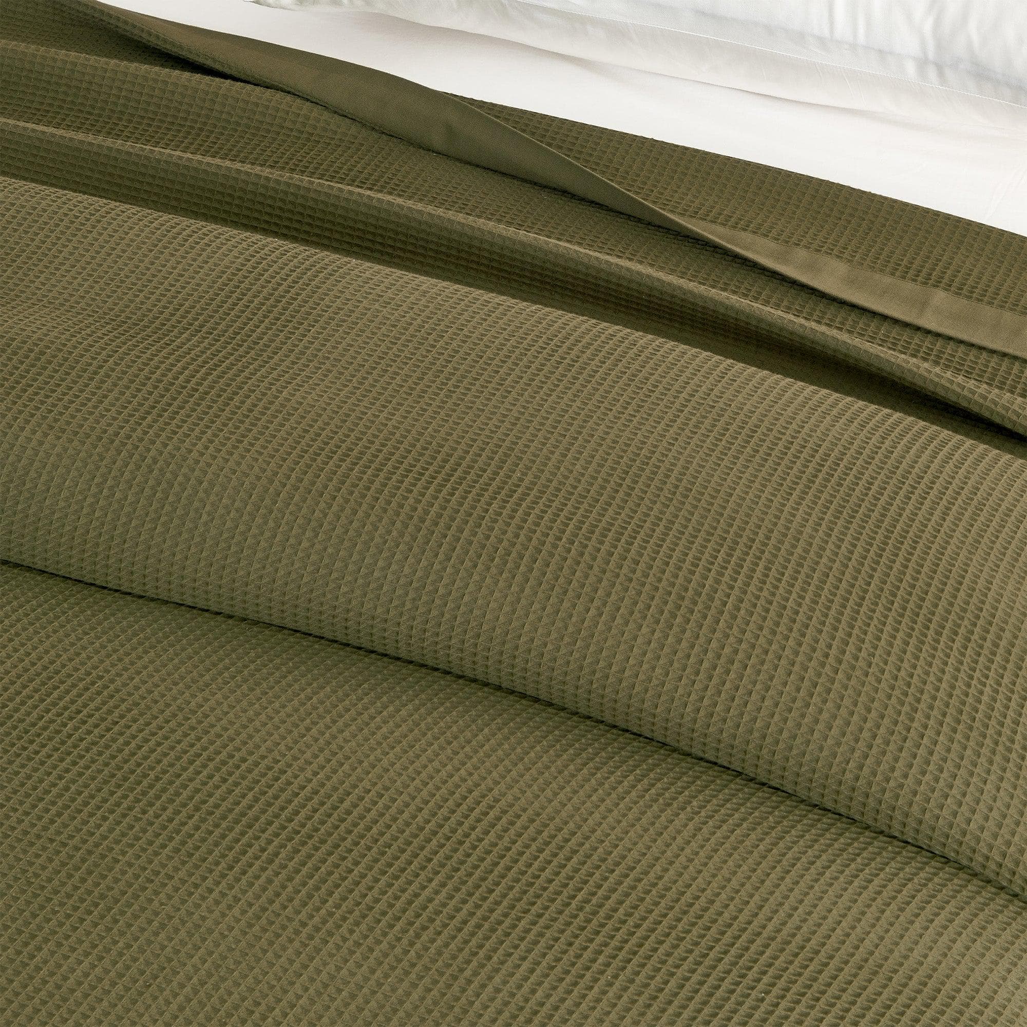 Great Bay Home Waffle Weave Cotton Blanket - Lightweight & Breathable
