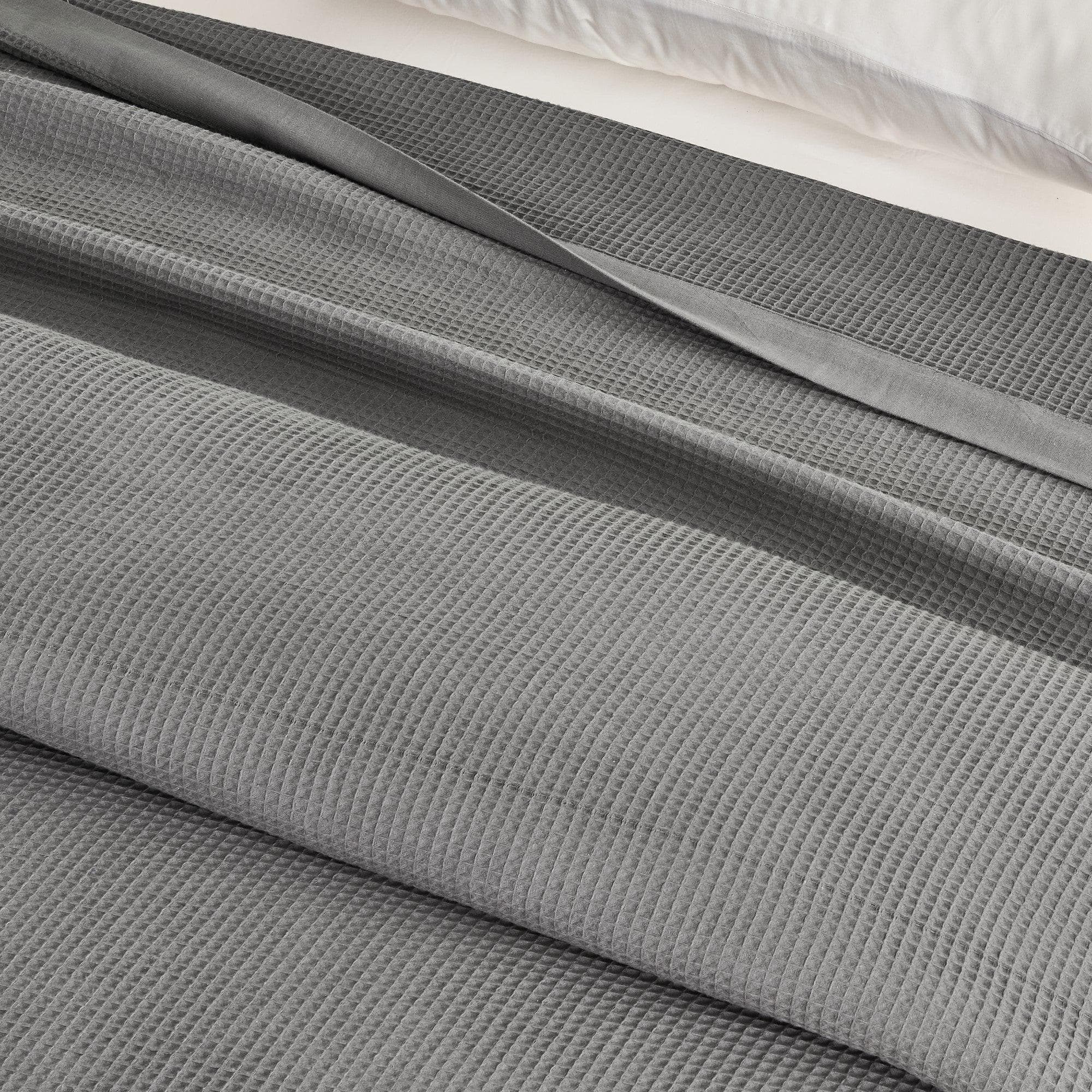 Great Bay Home Waffle Weave Cotton Blanket - Lightweight & Breathable