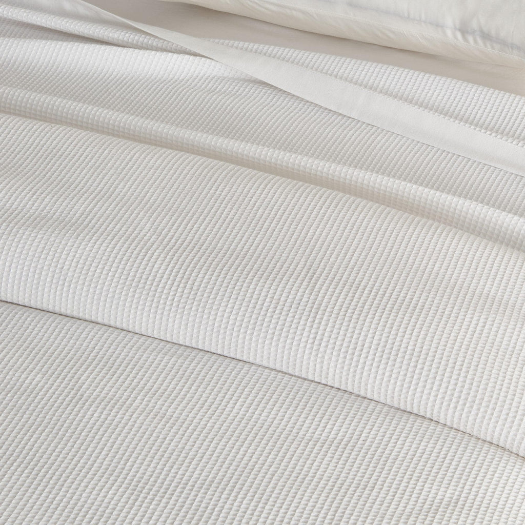 Great Bay Home Waffle Weave Cotton Blanket - Lightweight & Breathable
