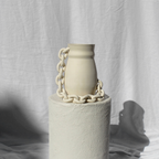 Handgemachte Steingut-Kettenvase – Satin-Glasur, 21,6 cm
