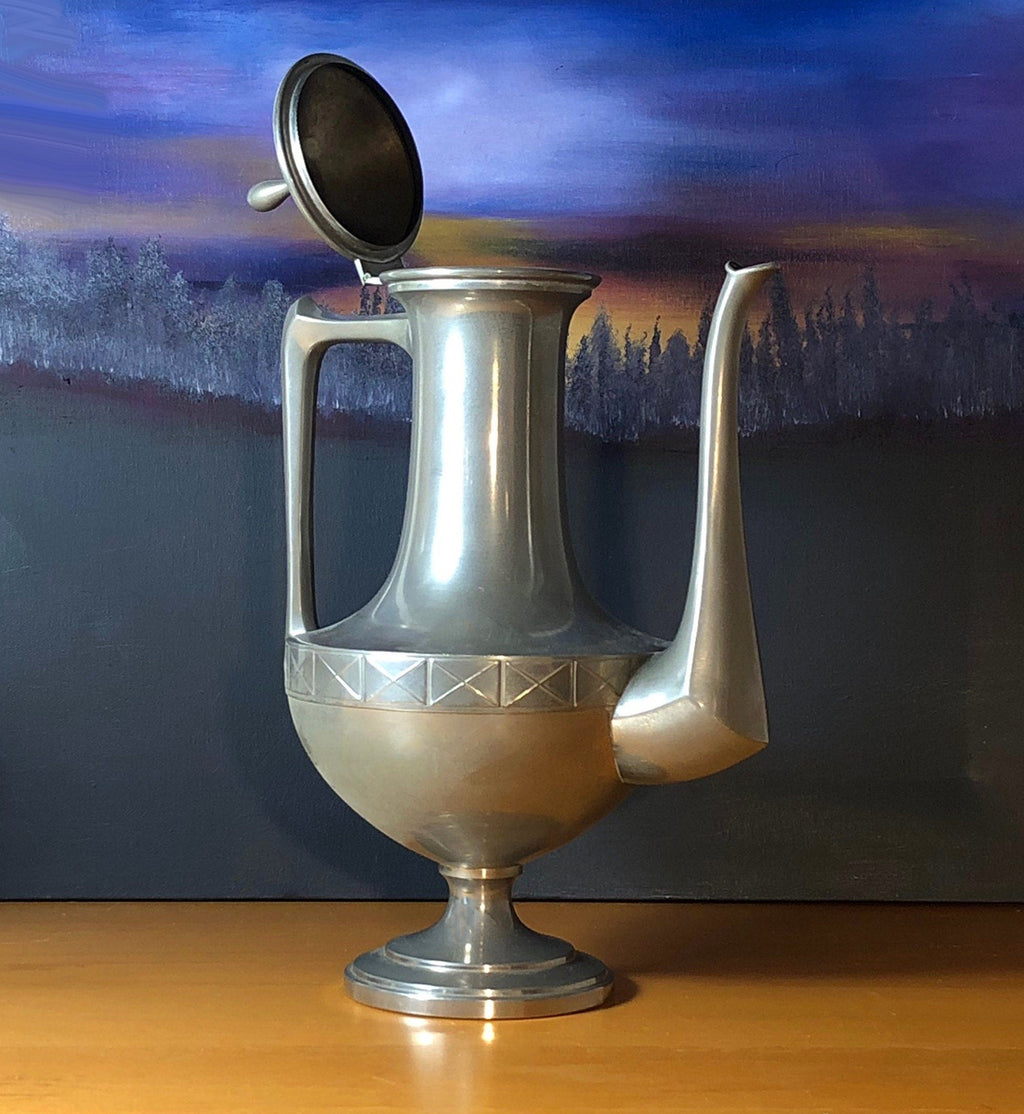 Théière ou cafetière vintage en étain