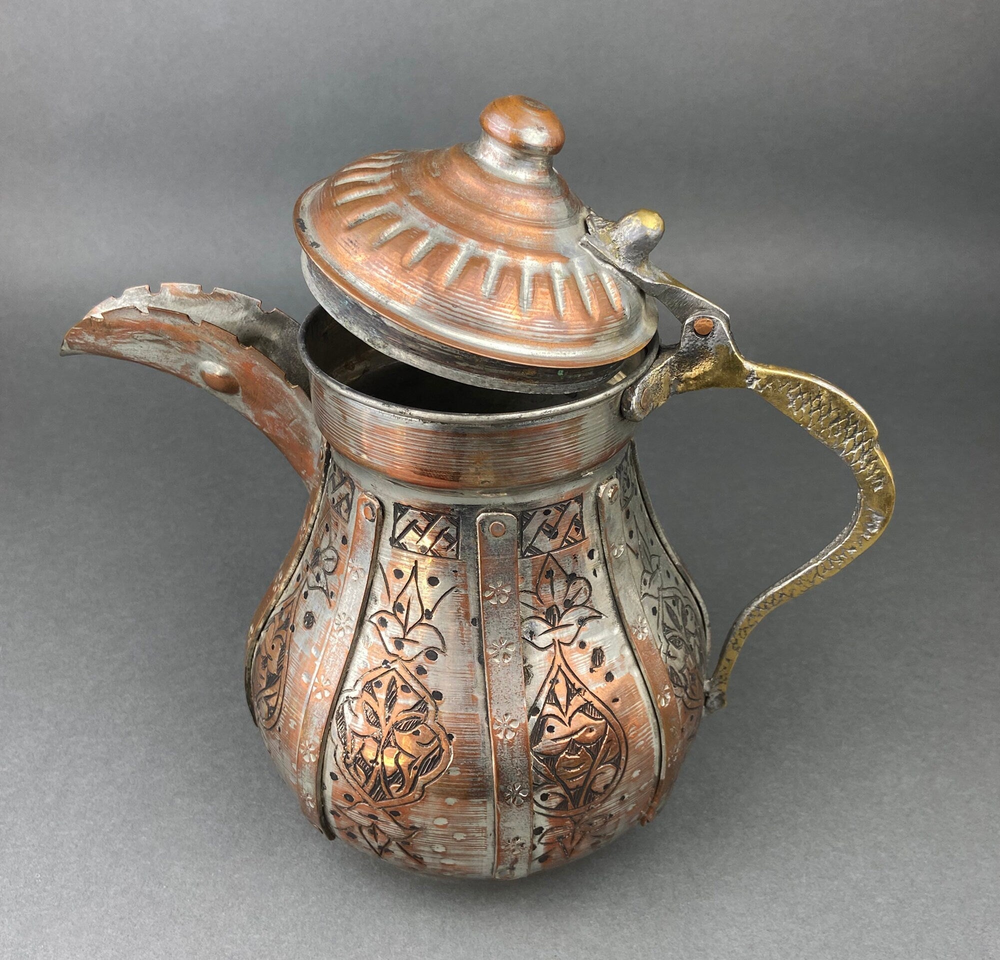 Turkish Copper Coffee Pot with Lid – Hand‑Hammered Ornate Design