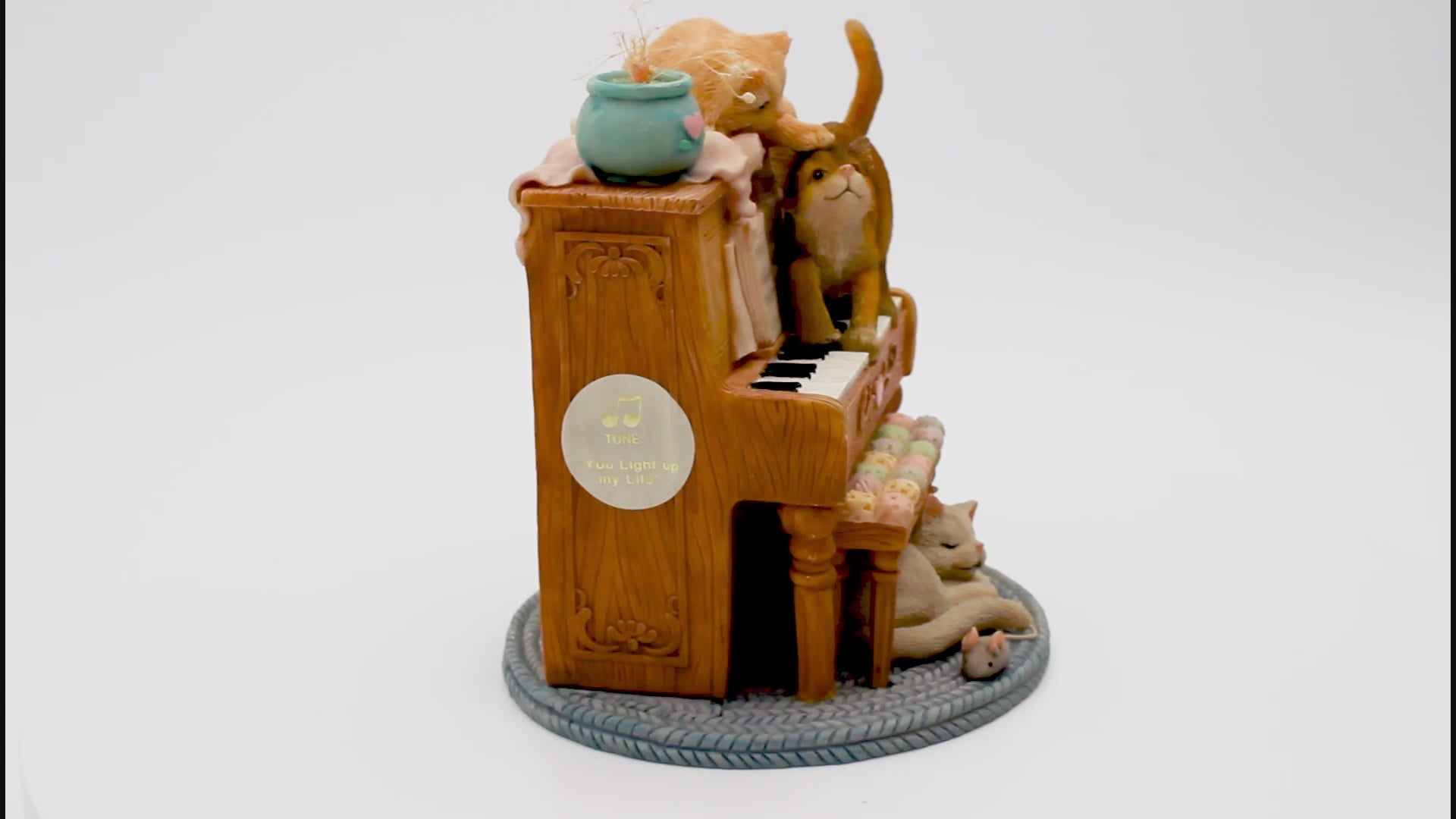 Carlton Cards Making Music Pet Tales Wind‑Up You Light Up My Life