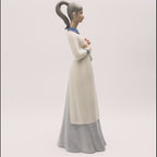 Lladró-Style Porcelain Girl - Springtime Serenity