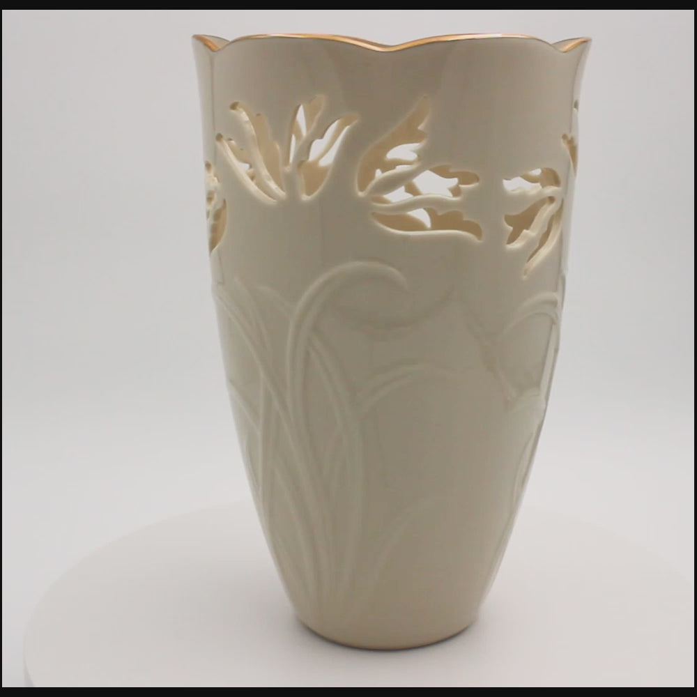 Lenox porcelain tulip‑pierced vase with 24k gold trim – 9.5 in