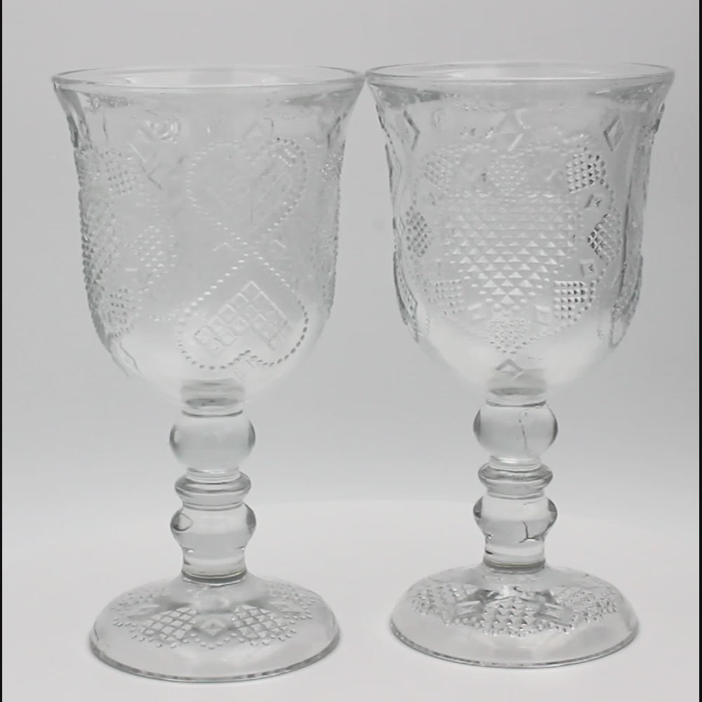 Verres à pied en verre pressé transparent "Hearts and Diamonds" d'Avon par Fostoria, lot de 2