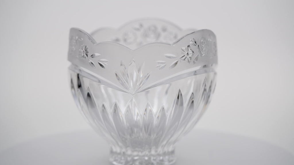 Oneida Southern Garden Lead Crystal Bowl – Frosted Floral Rim