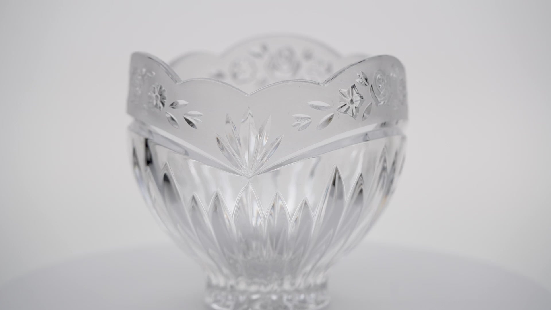 Oneida Southern Garden Lead Crystal Bowl – Frosted Floral Rim